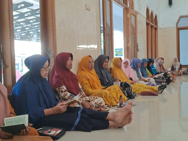pengajian rutinan hari jum`at