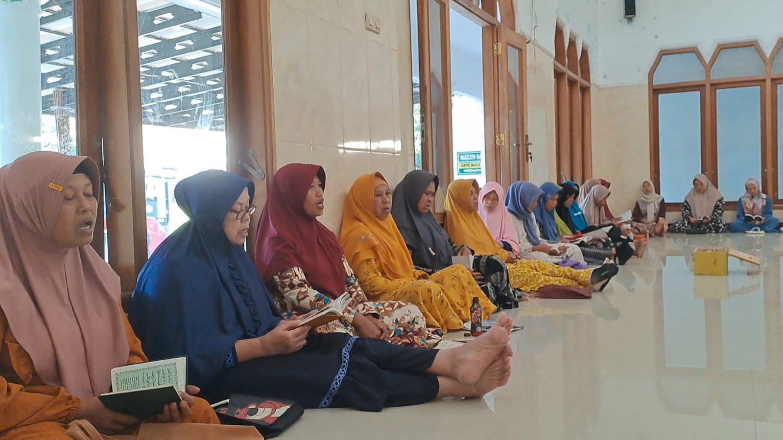 pengajian rutinan hari jum`at